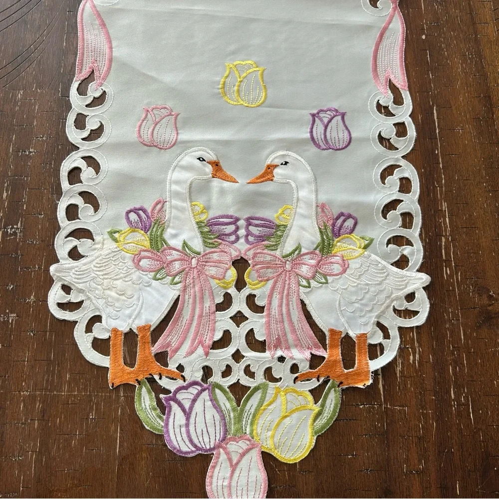 Embroidered Goose Table Runner with Floral Design‎